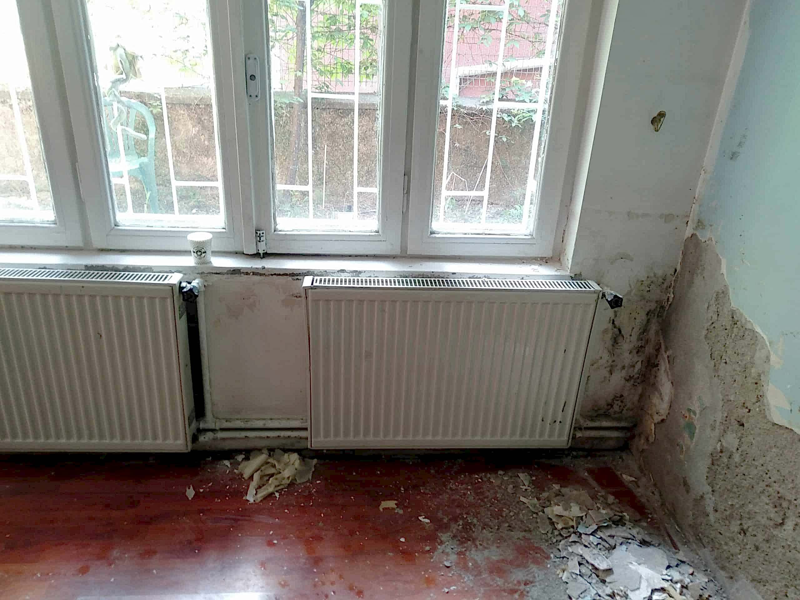 Harabe bir evi boyamak4